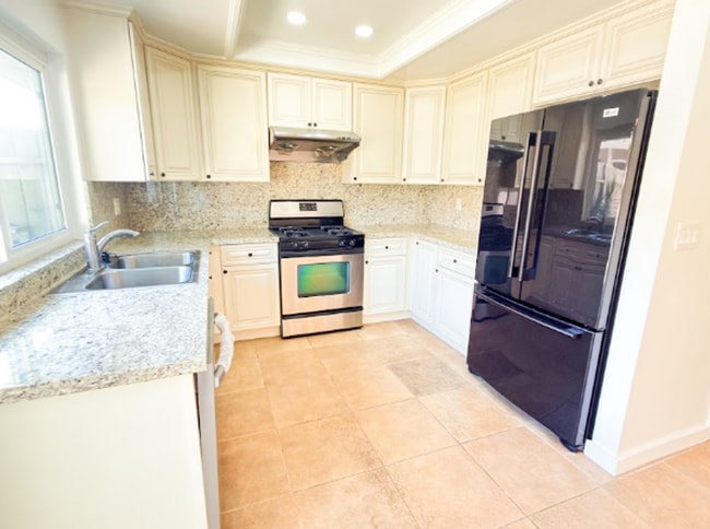 Building Photo - 15224 Shadybend Dr