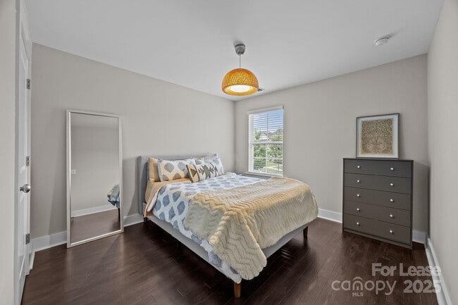 Building Photo - 4020 Willow Green Pl