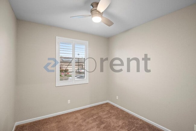 Building Photo - 572 Delicato Dr