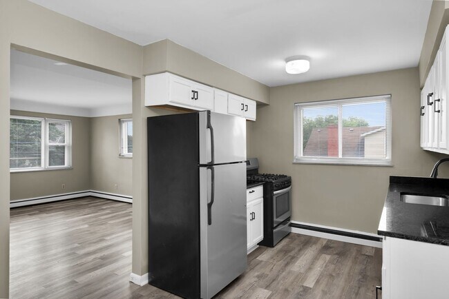 Building Photo - 3873 E Galbraith Rd