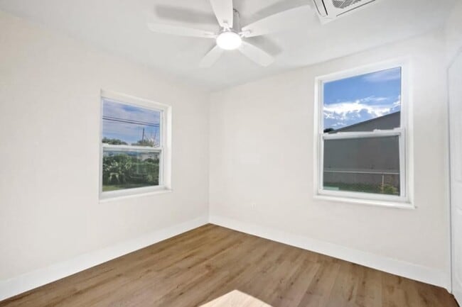 Building Photo - 2421 NW 152nd St