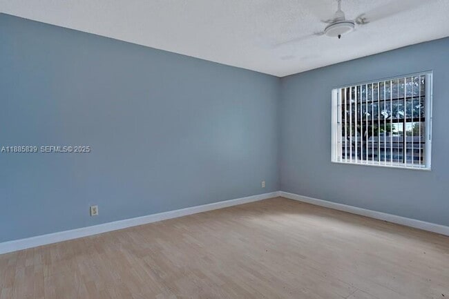 Building Photo - 501 SE 8th St