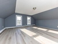 Building Photo - 10 Clinton St