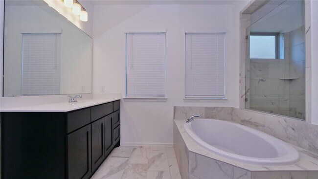 Building Photo - 5311 Birch Shadow Dr