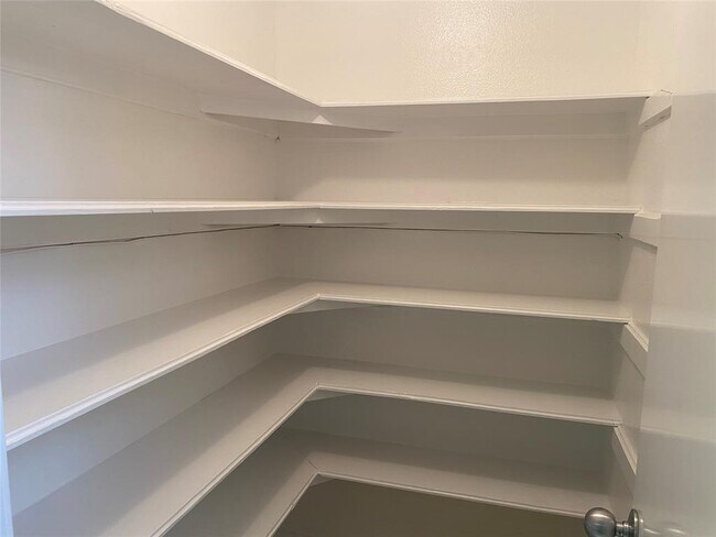 Building Photo - 7447 Cambridge St