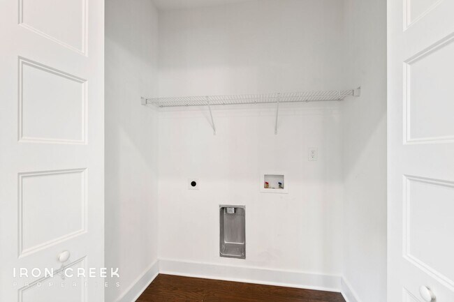 Building Photo - Stunning Three-Bedroom Home in Candler