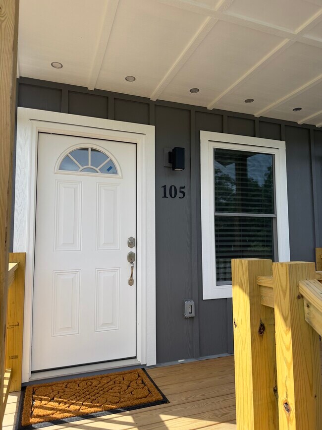 Building Photo - 105 Leslies Home Dr