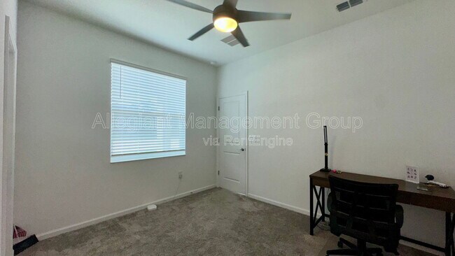Building Photo - 6326 Lakepine St
