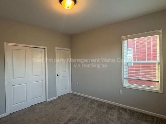 Building Photo - 1664 Highpoint St