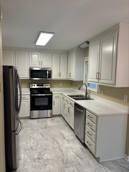 Building Photo - 112 Hudson Hills Rd