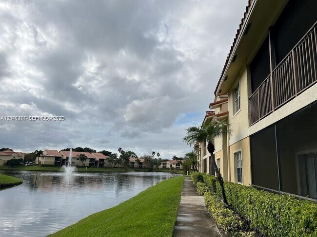 Building Photo - 1227 SW 46th Ave