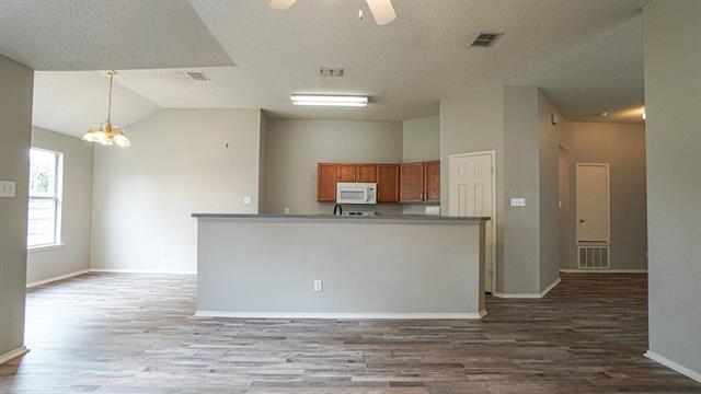 Building Photo - 1036 Hampton Dr