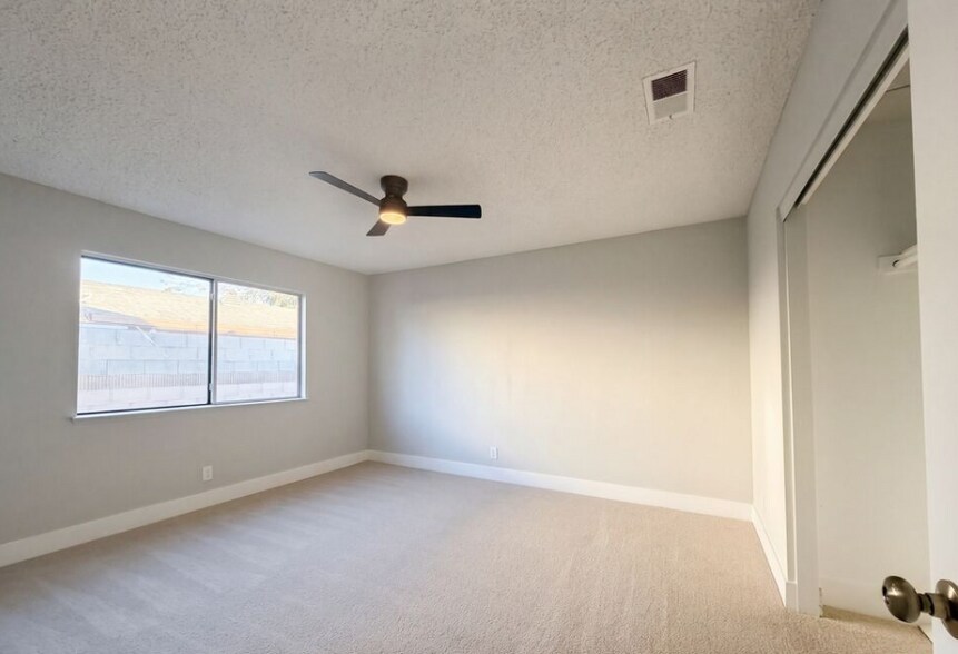 Building Photo - 2553 E Ave J 4