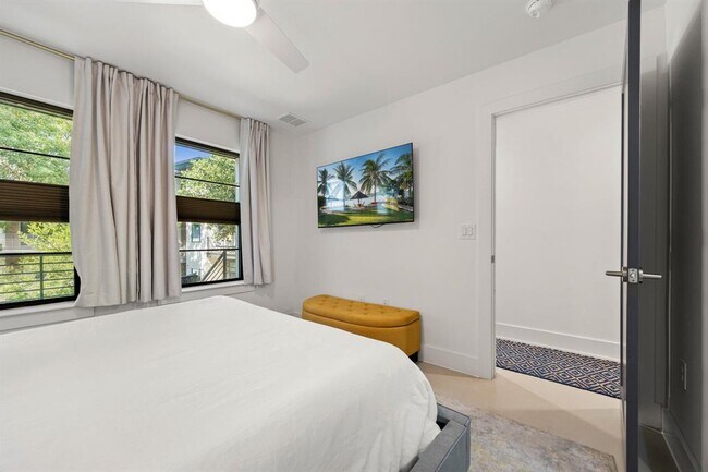 Building Photo - 3700 Clawson Rd