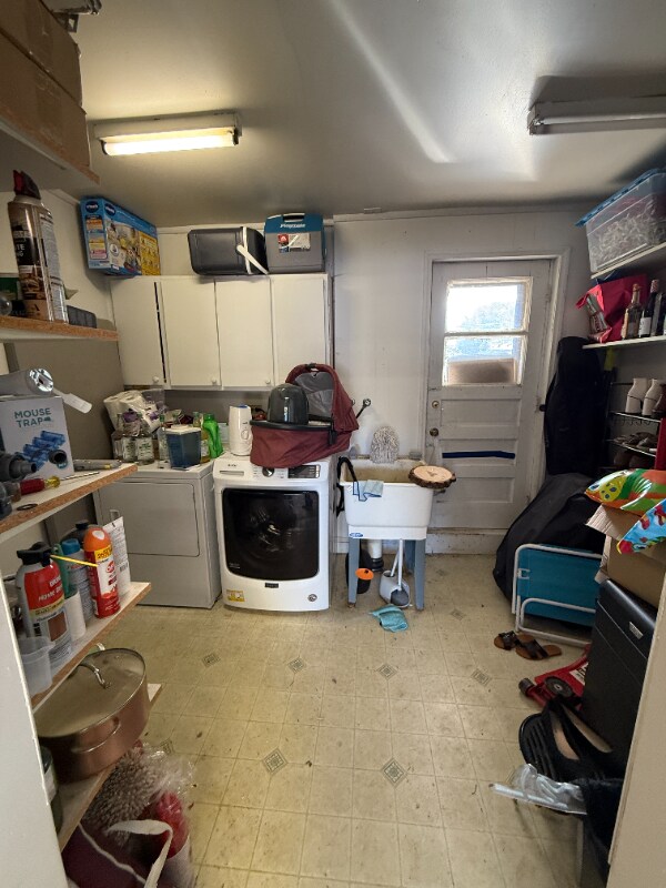 Building Photo - 10231 Hawthorne Dr