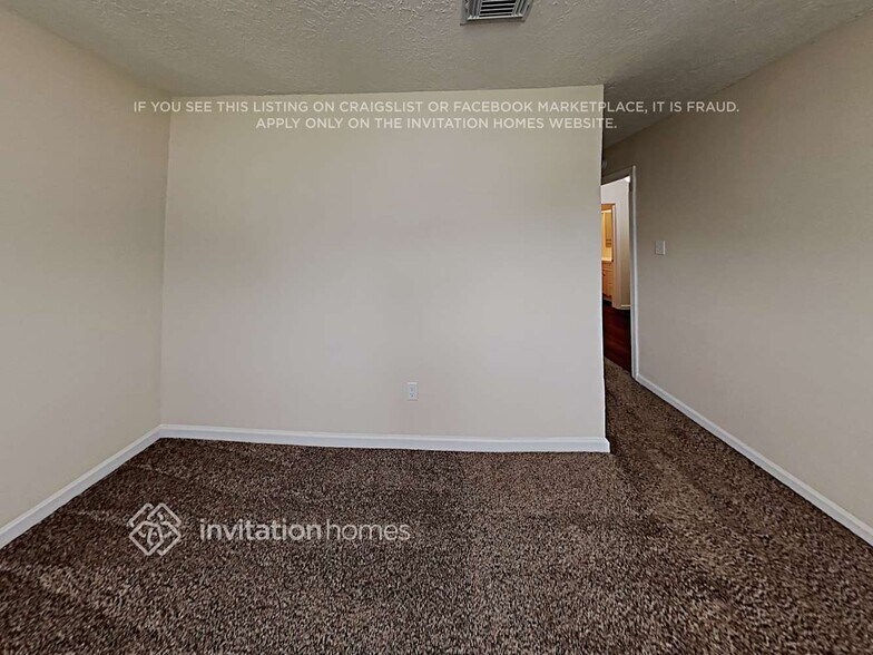 Building Photo - 16422 Oxnard Ln