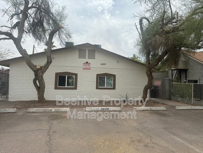 Building Photo - 1429 E Fillmore St