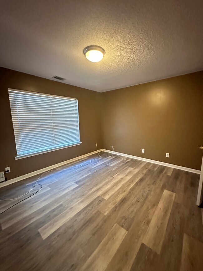 Building Photo - 12 Bass Rock Ct