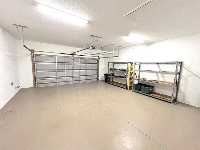 Building Photo - 10 Emmons Ln