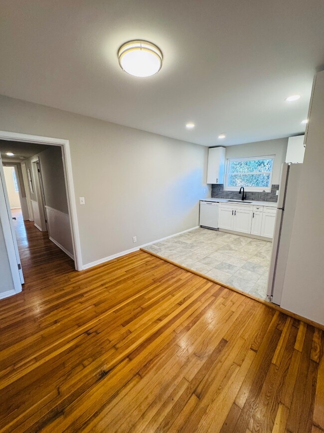 Building Photo - 1234 Belmont Terrace