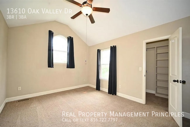 Building Photo - 13610 Oak Valley Dr