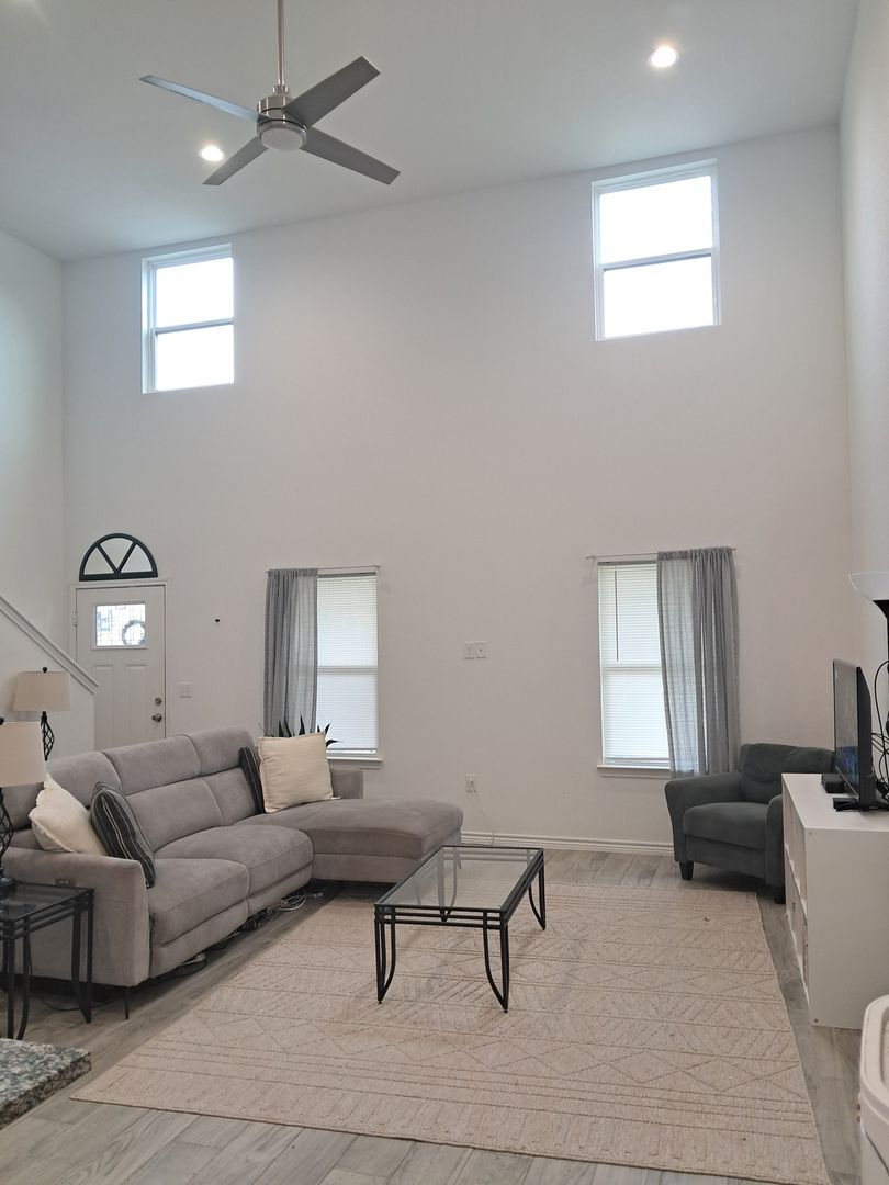 Building Photo - 15834 Beechnut Dr