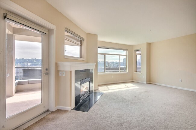 Building Photo - Views of Lake Union Gorgeous 2 bedroom with 2 decks