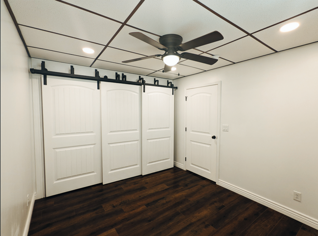 Building Photo - Pet-Friendly Spacious 1-Bedroom Basement R...