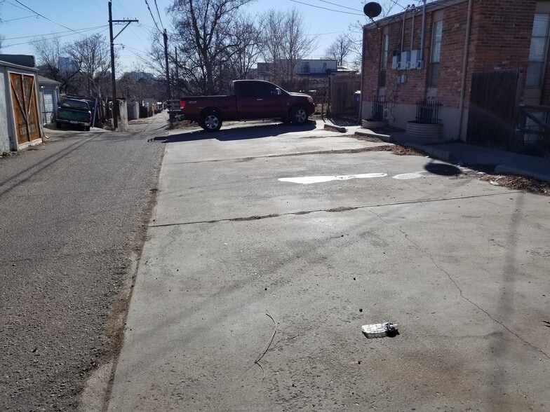 2 Free Parking Spaces - 4024 Osage St