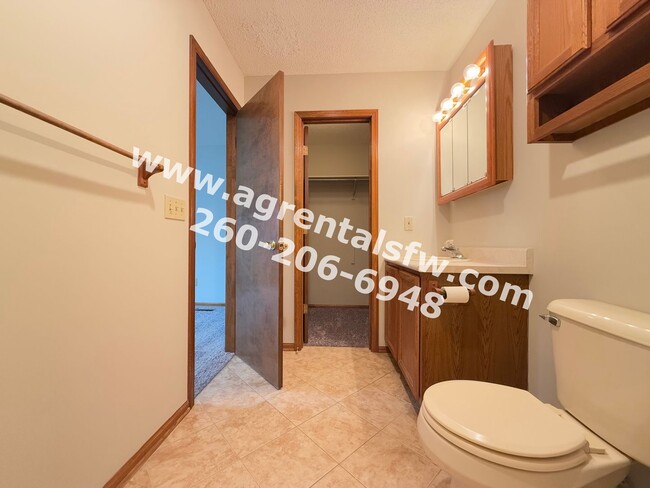 Building Photo - 3 Bedroom House -  $300 off the first mont...