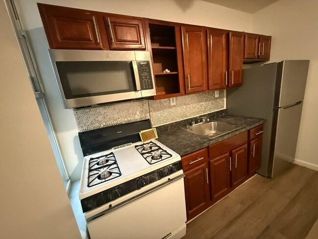 Building Photo - 92 Fountain Ave