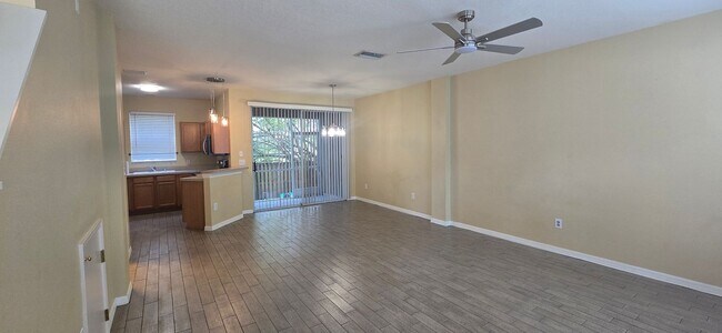 Building Photo - 11012 Black Swan Ct