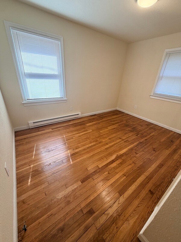 Building Photo - 611 Hazelhurst Ave