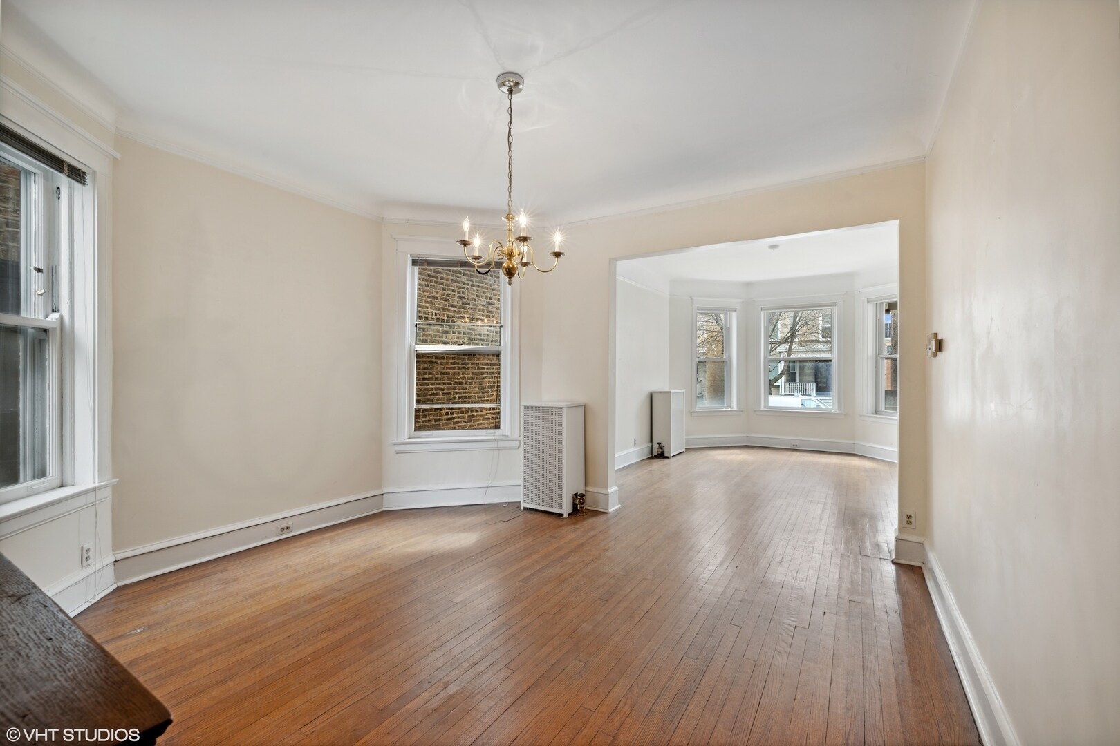 Building Photo - 1444 W Berwyn Ave