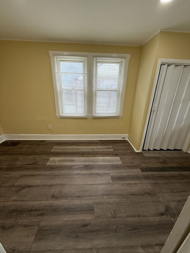 Building Photo - 1127 Woodland Ave