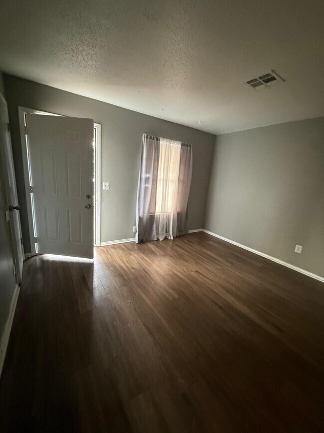 Building Photo - 2300 S Kate Ave