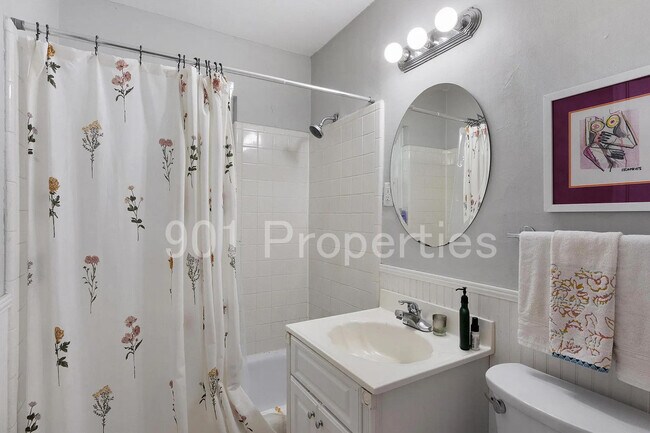 Building Photo - 499 Lytle St