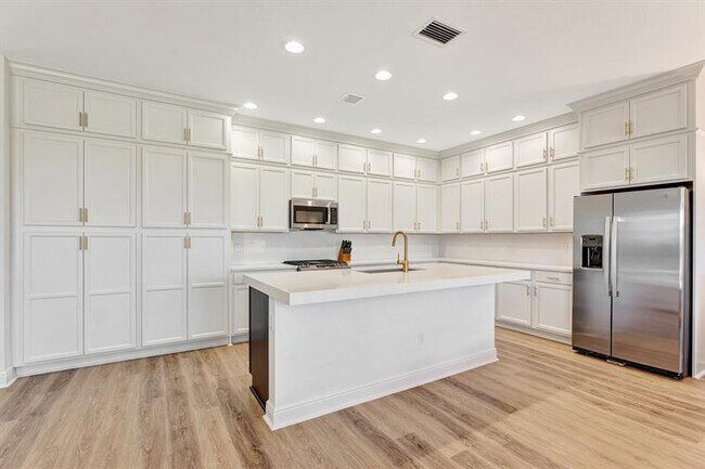Building Photo - 16216 Sea Turtle Pl