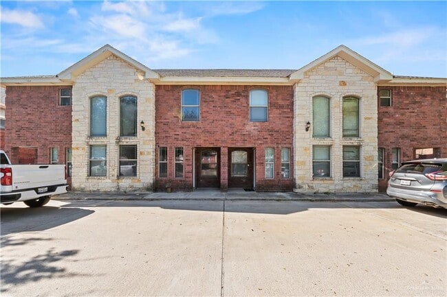 Primary Photo - 10 S 48th Ln