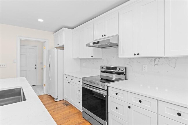 Building Photo - 5941 Wilbanks Dr