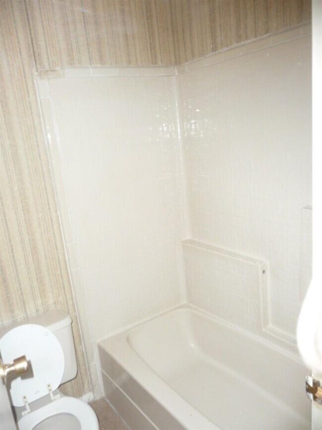 Building Photo - 210 SW 17th St