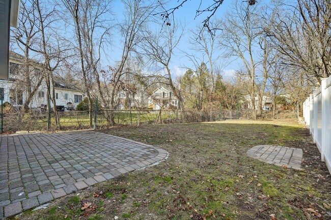 Building Photo - 11 Washington Ave