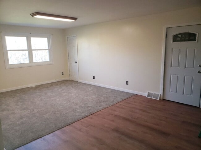 Building Photo - 1297 FRYE'S GROVE Ln