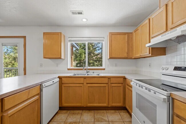 Building Photo - 1327 W Qualchan Dr