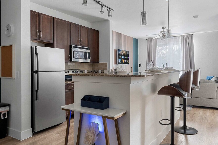 Building Photo - 13005 Meandering Way