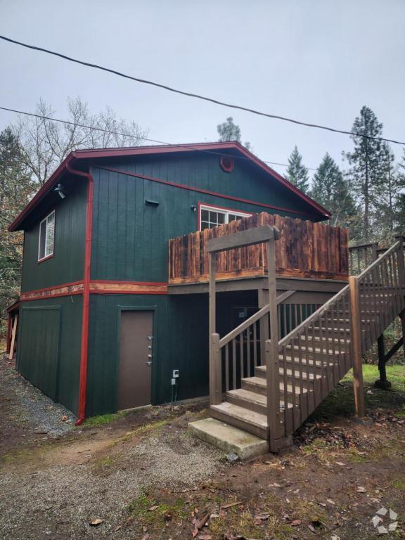 Building Photo - 327 Randy Dr
