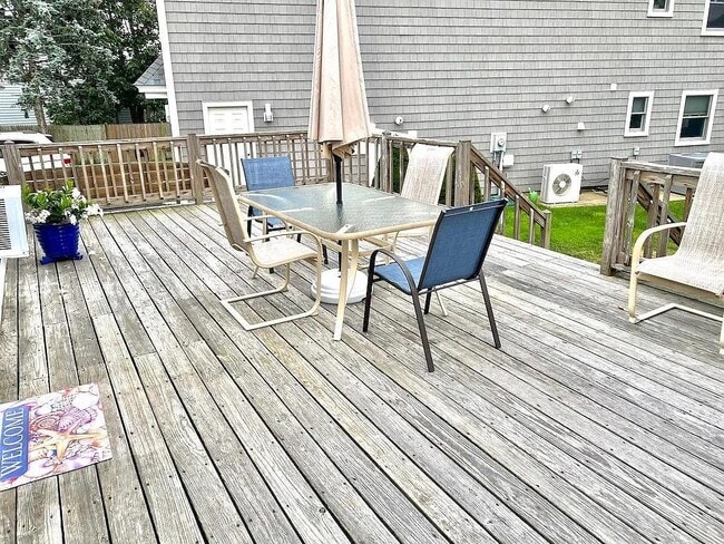 Building Photo - 34 Ellery Ave