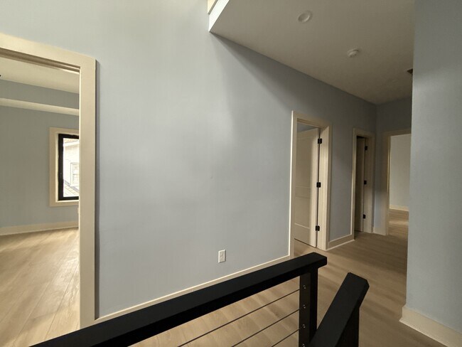 Building Photo - 1073 Hemphill Ave NW