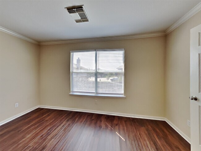 Building Photo - 8310 Wainwright Way