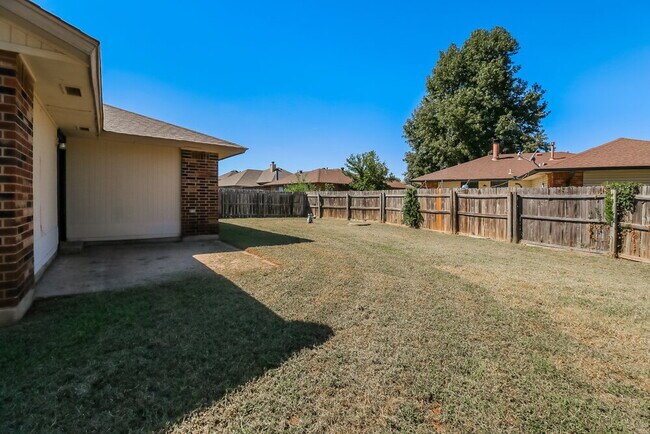 Building Photo - 12265 SW 12th St